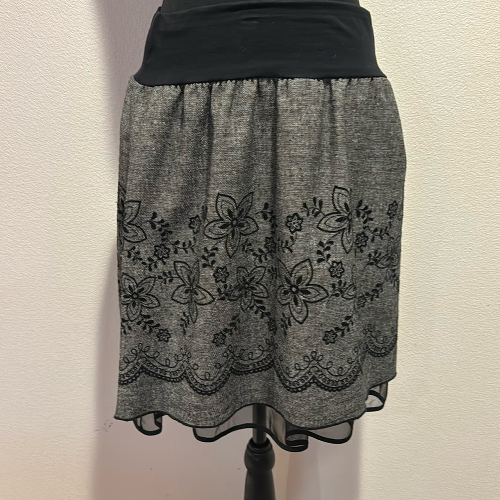 Studio 253 skirt with sheer underskirt, size medium.